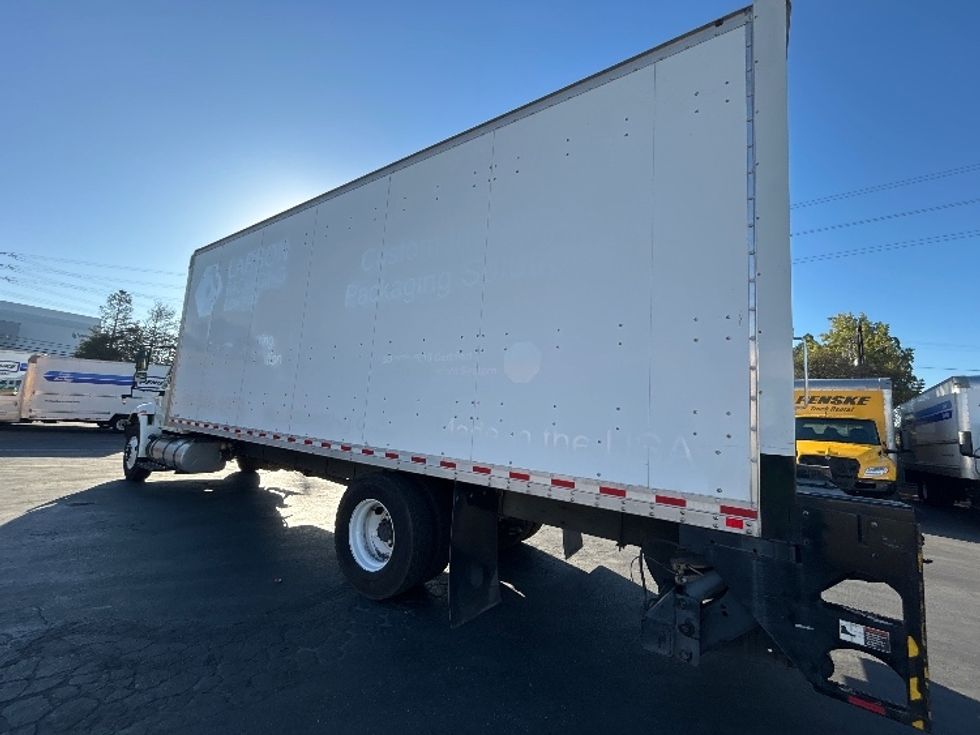 Medium Duty Box Truck-Light and Medium Duty Trucks-International-2018-4300-West Sacramento-CA-153,066\n\t\tmiles-$ 54,250 - Image 6