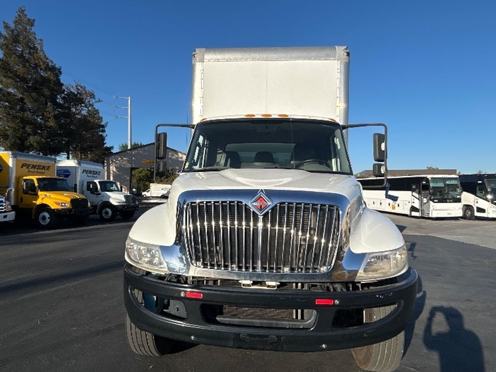 Medium Duty Box Truck-Light and Medium Duty Trucks-International-2018-4300-West Sacramento-CA-153,066\n\t\tmiles-$ 54,250 - Image 2