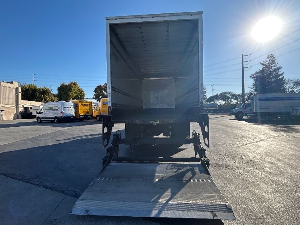 Medium Duty Box Truck-Light and Medium Duty Trucks-International-2018-4300-West Sacramento-CA-153,066\n\t\tmiles-$ 54,250 - Image 9