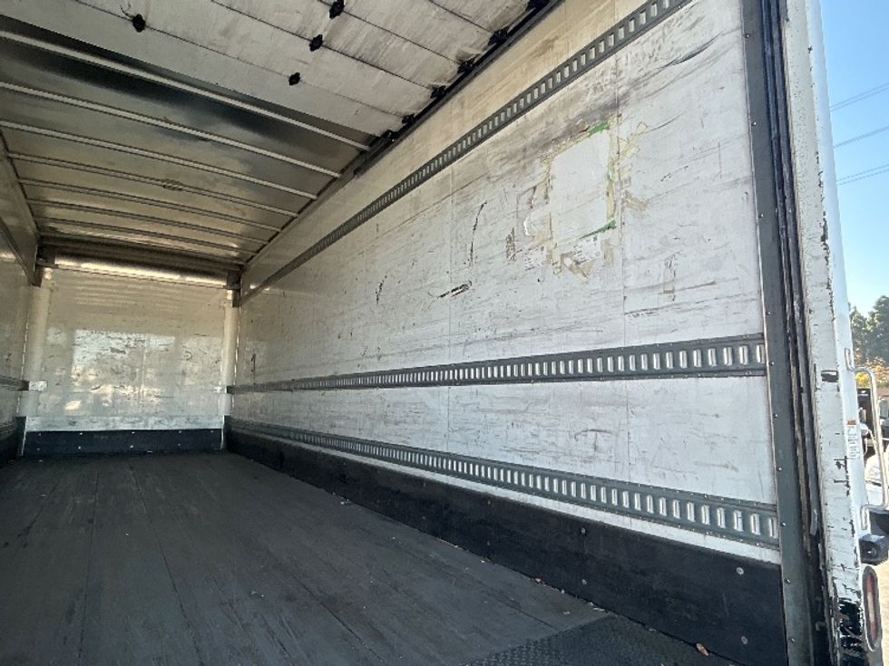 Medium Duty Box Truck-Light and Medium Duty Trucks-International-2018-4300-West Sacramento-CA-153,066\n\t\tmiles-$ 54,250 - Image 12