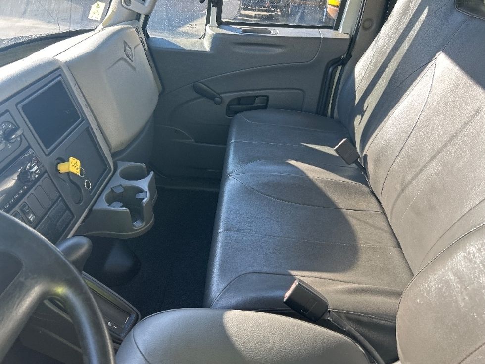Medium Duty Box Truck-Light and Medium Duty Trucks-International-2018-4300-West Sacramento-CA-153,066\n\t\tmiles-$ 54,250 - Image 19