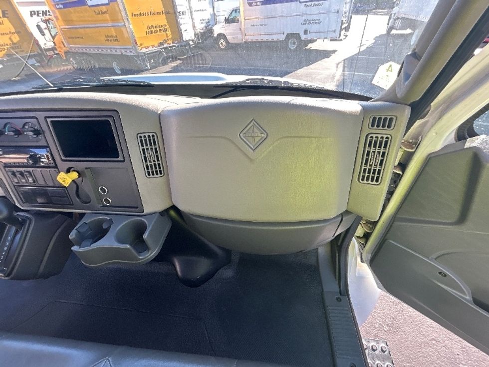 Medium Duty Box Truck-Light and Medium Duty Trucks-International-2018-4300-West Sacramento-CA-153,066\n\t\tmiles-$ 54,250 - Image 21