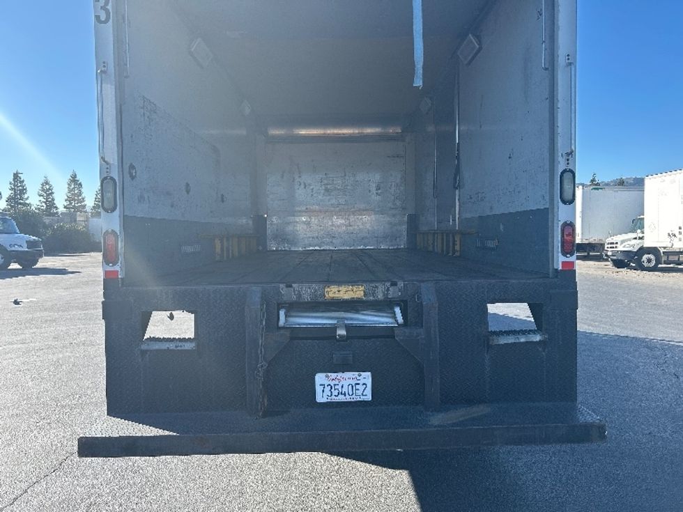 Medium Duty Box Truck-Light and Medium Duty Trucks-International-2018-4300-West Sacramento-CA-196,377\n\t\tmiles-$ 23,000 - Image 9