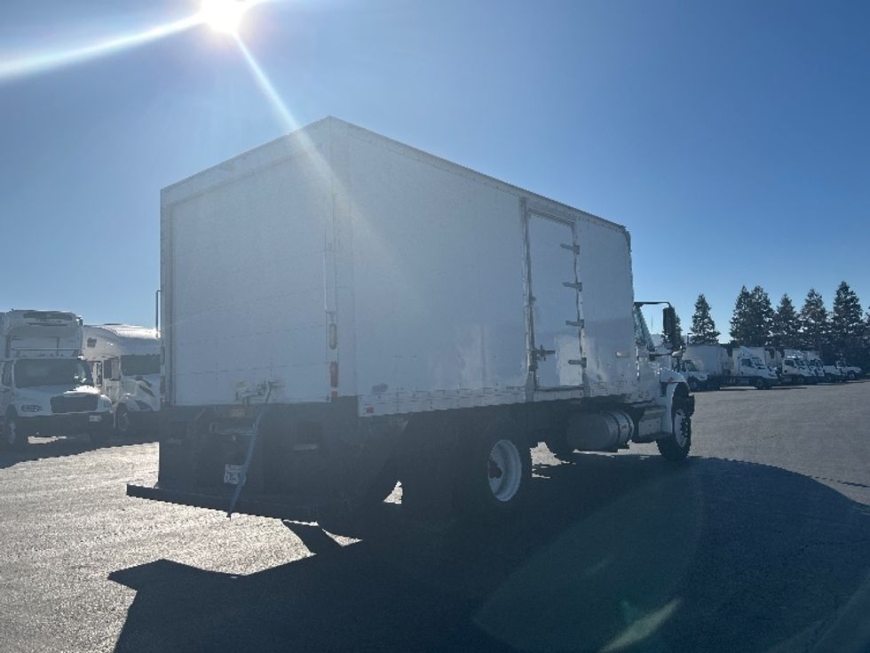 Medium Duty Box Truck-Light and Medium Duty Trucks-International-2018-4300-West Sacramento-CA-196,377\n\t\tmiles-$ 23,000 - Image 13