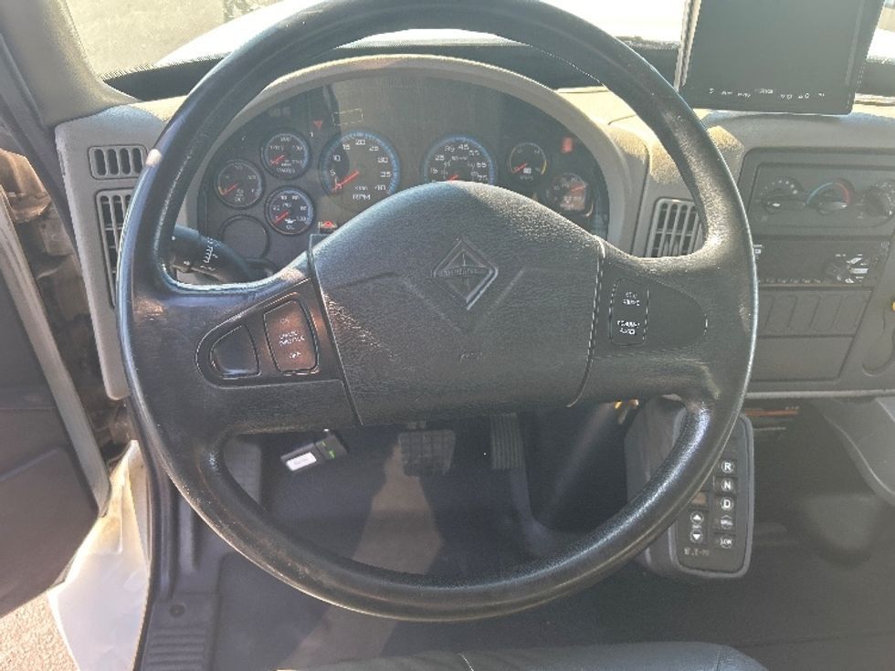 Medium Duty Box Truck-Light and Medium Duty Trucks-International-2018-4300-West Sacramento-CA-196,377\n\t\tmiles-$ 23,000 - Image 17