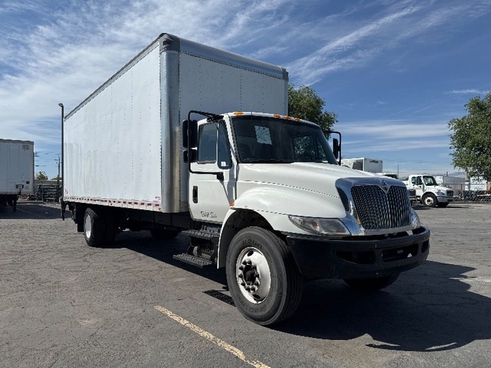 Medium Duty Box Truck-Light and Medium Duty Trucks-International-2018-4300-West Valley City-UT-207,290\n\t\tmiles-$ 41,000 - Image 1