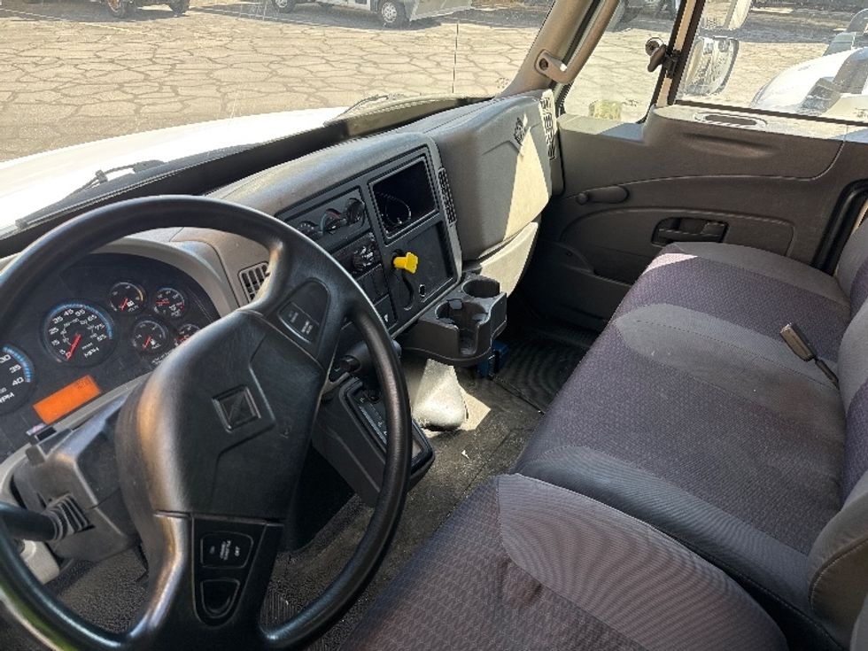 Medium Duty Box Truck-Light and Medium Duty Trucks-International-2018-4300-West Valley City-UT-207,290\n\t\tmiles-$ 41,000 - Image 17