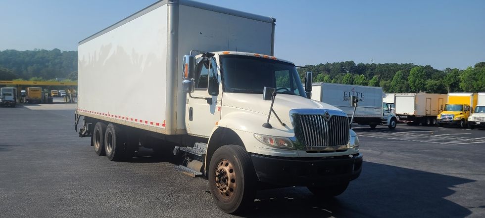 Medium Duty Box Truck-Light and Medium Duty Trucks-International-2018-4400-Atlanta-GA-222,782\n\t\tmiles-$ 53,750 - Image 1