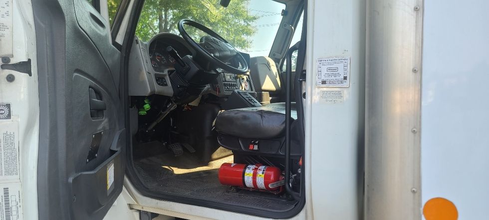 Medium Duty Box Truck-Light and Medium Duty Trucks-International-2018-4400-Atlanta-GA-222,782\n\t\tmiles-$ 53,750 - Image 16