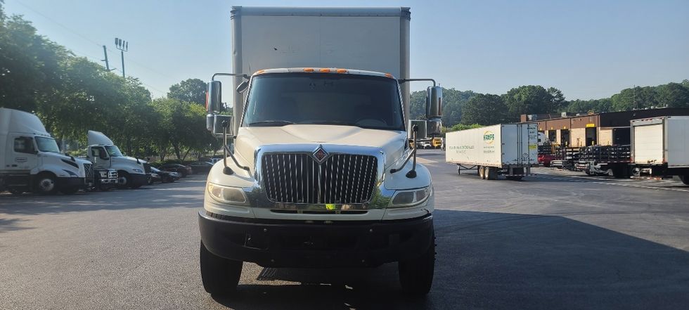 Medium Duty Box Truck-Light and Medium Duty Trucks-International-2018-4400-Atlanta-GA-222,782\n\t\tmiles-$ 53,750 - Image 2