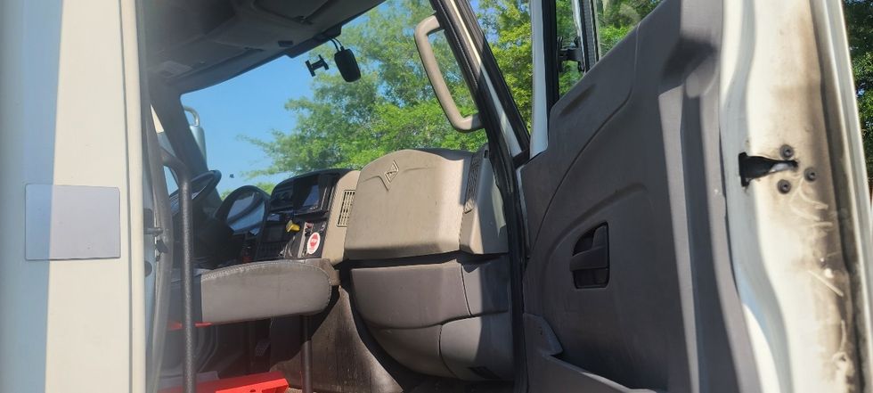 Medium Duty Box Truck-Light and Medium Duty Trucks-International-2018-4400-Atlanta-GA-222,782\n\t\tmiles-$ 53,750 - Image 20