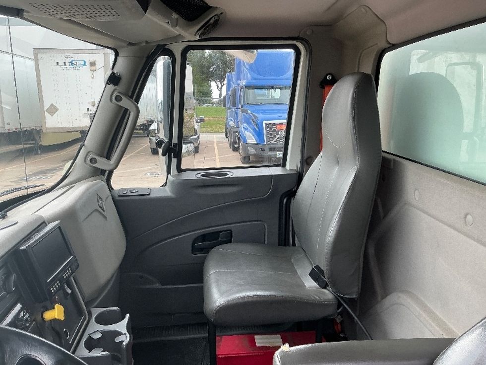 Medium Duty Box Truck-Light and Medium Duty Trucks-International-2018-4400-Grand Prairie-TX-201,797\n\t\tmiles-$ 56,000 - Image 19