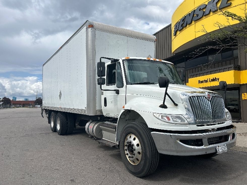 Medium Duty Box Truck-Light and Medium Duty Trucks-International-2018-4400-Mississauga-ON-299,156\n\t\tkm-$ 73,500 - Image 1