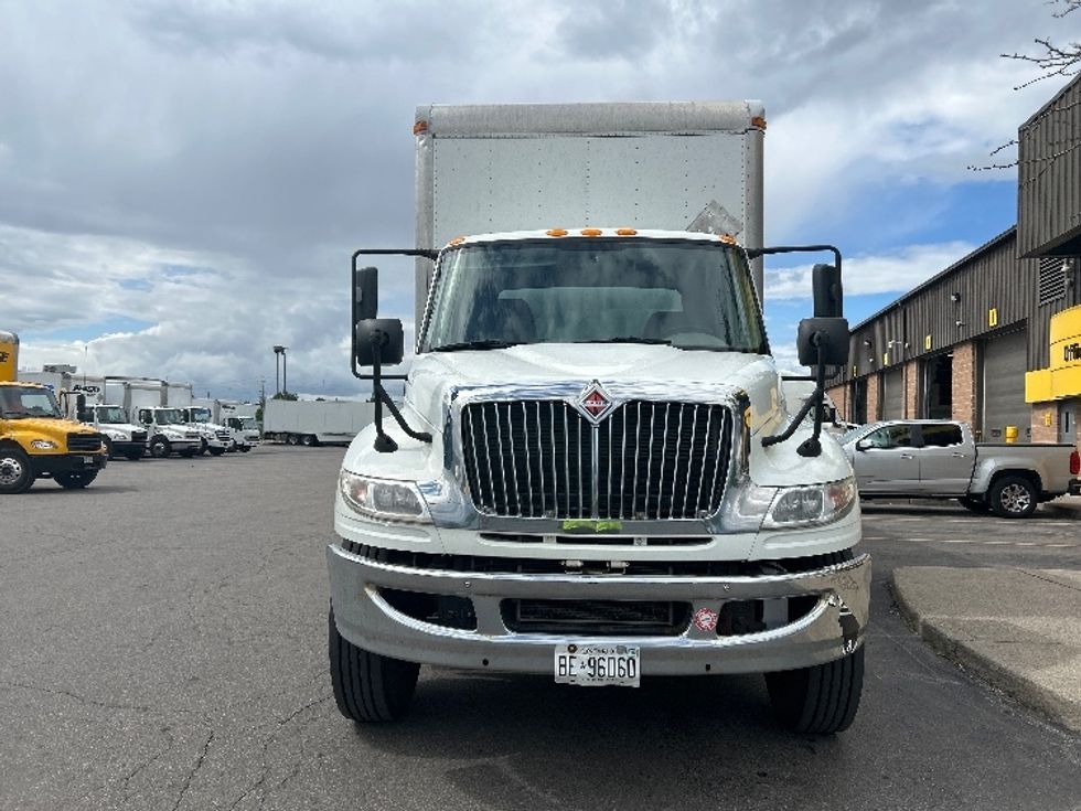 Medium Duty Box Truck-Light and Medium Duty Trucks-International-2018-4400-Mississauga-ON-299,156\n\t\tkm-$ 73,500 - Image 2
