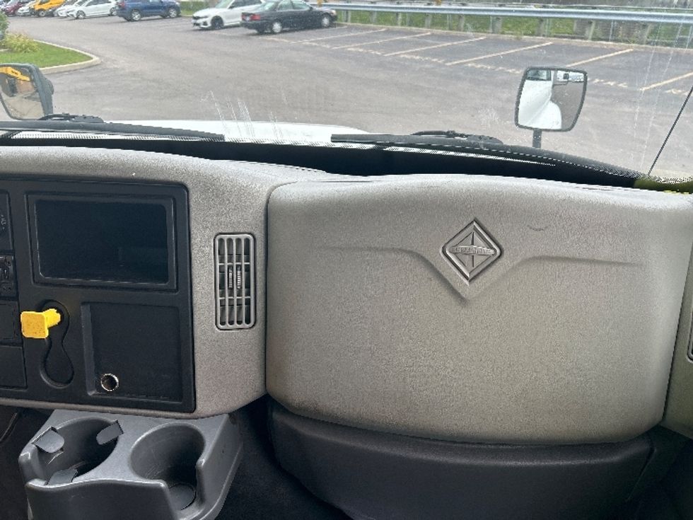 Medium Duty Box Truck-Light and Medium Duty Trucks-International-2018-4400-Mississauga-ON-299,156\n\t\tkm-$ 73,500 - Image 22