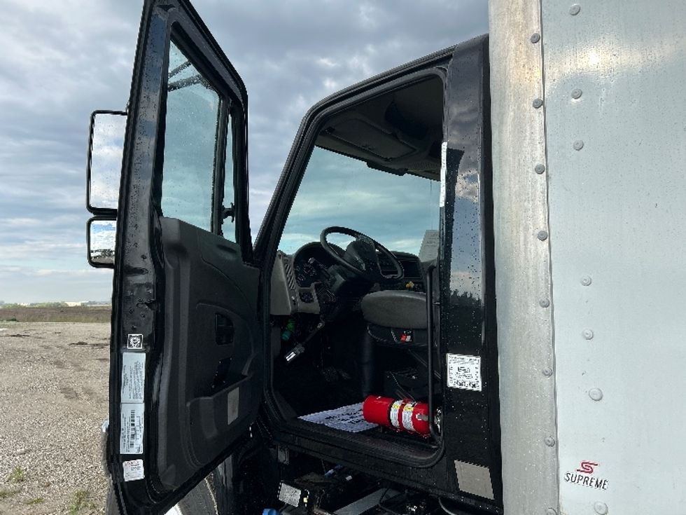 Medium Duty Box Truck-Light and Medium Duty Trucks-International-2018-4400-Sturtevant-WI-194,719\n\t\tmiles-$ 60,750 - Image 16