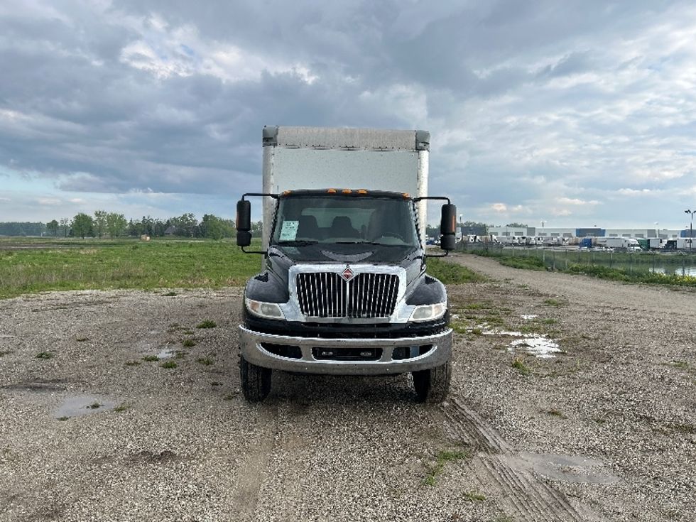 Medium Duty Box Truck-Light and Medium Duty Trucks-International-2018-4400-Sturtevant-WI-194,719\n\t\tmiles-$ 60,750 - Image 2