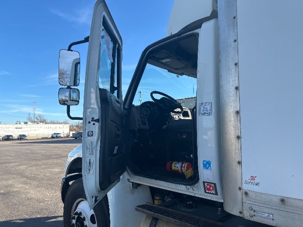 Medium Duty Box Truck-Light and Medium Duty Trucks-International-2018-4400-Sturtevant-WI-364,384\n\t\tmiles-$ 34,000 - Image 15