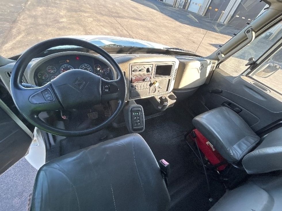 Medium Duty Box Truck-Light and Medium Duty Trucks-International-2018-4400-Sturtevant-WI-364,384\n\t\tmiles-$ 34,000 - Image 17