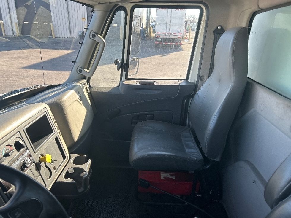 Medium Duty Box Truck-Light and Medium Duty Trucks-International-2018-4400-Sturtevant-WI-364,384\n\t\tmiles-$ 34,000 - Image 18