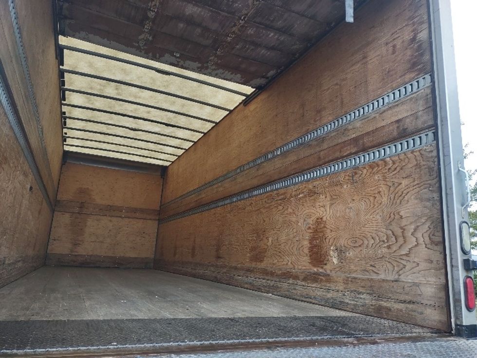Medium Duty Box Truck-Light and Medium Duty Trucks-International-2018-4400-Toronto-ON-292,100\n\t\tkm-$ 74,500 - Image 12