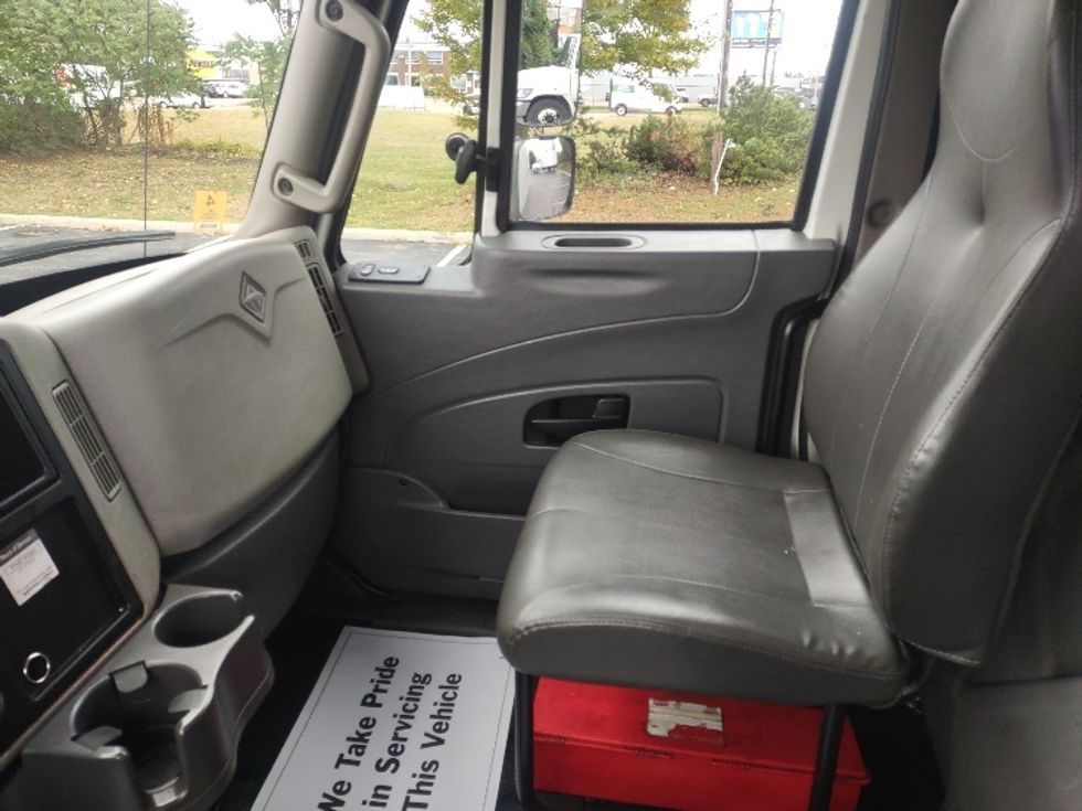 Medium Duty Box Truck-Light and Medium Duty Trucks-International-2018-4400-Toronto-ON-292,100\n\t\tkm-$ 74,500 - Image 19