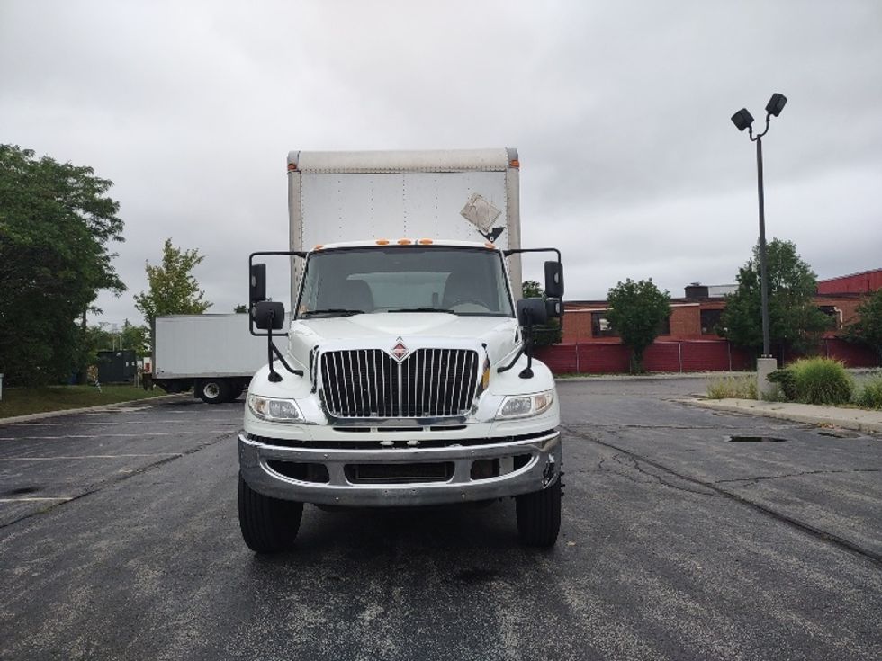 Medium Duty Box Truck-Light and Medium Duty Trucks-International-2018-4400-Toronto-ON-292,100\n\t\tkm-$ 74,500 - Image 2