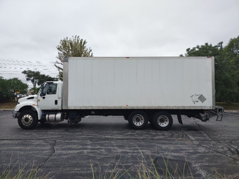 Medium Duty Box Truck-Light and Medium Duty Trucks-International-2018-4400-Toronto-ON-292,100\n\t\tkm-$ 74,500 - Image 4