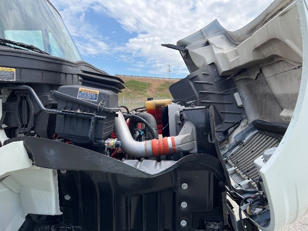 Medium Duty Box Truck-Light and Medium Duty Trucks-International-2018-4400-Torrance-CA-187,424\n\t\tmiles-$ 59,500 - Image 24