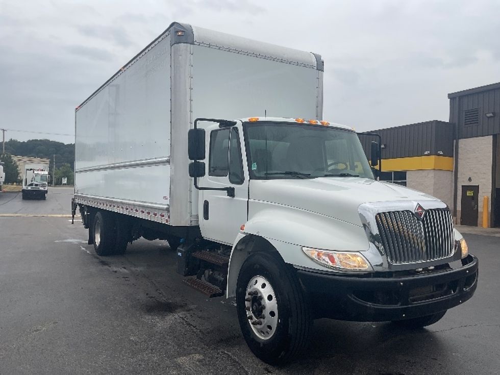 Medium Duty Box Truck-Light and Medium Duty Trucks-International-2019-4300-Akron-OH-110,658\n\t\tmiles-$ 50,500 - Image 1