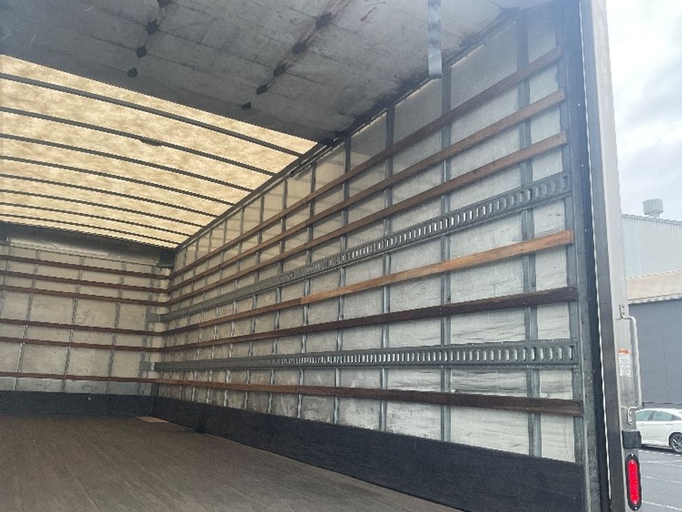 Medium Duty Box Truck-Light and Medium Duty Trucks-International-2019-4300-Akron-OH-110,658\n\t\tmiles-$ 50,500 - Image 12