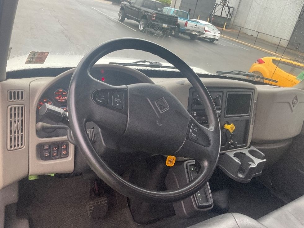 Medium Duty Box Truck-Light and Medium Duty Trucks-International-2019-4300-Akron-OH-110,658\n\t\tmiles-$ 50,500 - Image 18