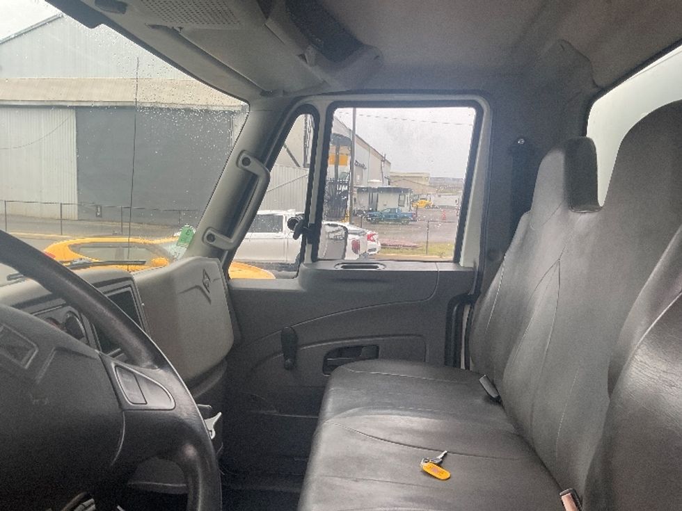 Medium Duty Box Truck-Light and Medium Duty Trucks-International-2019-4300-Akron-OH-110,658\n\t\tmiles-$ 50,500 - Image 19