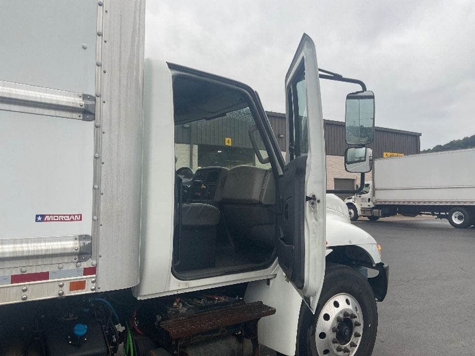 Medium Duty Box Truck-Light and Medium Duty Trucks-International-2019-4300-Akron-OH-110,658\n\t\tmiles-$ 50,500 - Image 20
