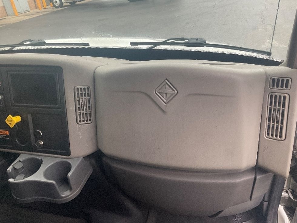 Medium Duty Box Truck-Light and Medium Duty Trucks-International-2019-4300-Akron-OH-110,658\n\t\tmiles-$ 50,500 - Image 21