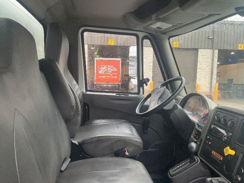 Medium Duty Box Truck-Light and Medium Duty Trucks-International-2019-4300-Akron-OH-110,658\n\t\tmiles-$ 50,500 - Image 22