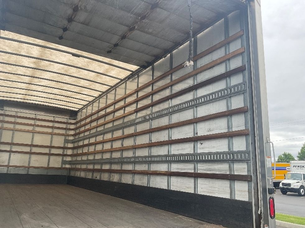 Medium Duty Box Truck-Light and Medium Duty Trucks-International-2019-4300-Akron-OH-125,821\n\t\tmiles-$ 54,500 - Image 12