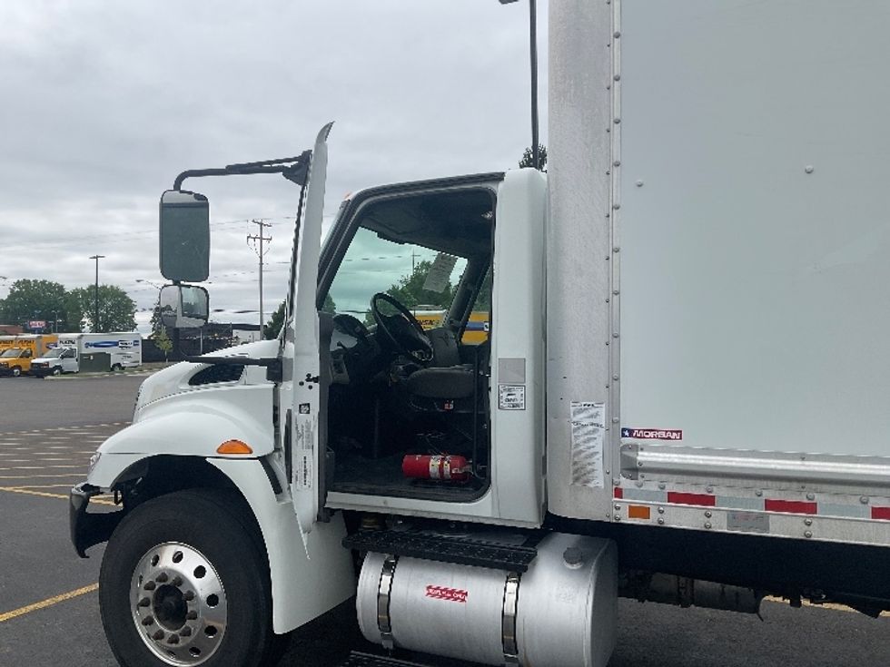 Medium Duty Box Truck-Light and Medium Duty Trucks-International-2019-4300-Akron-OH-125,821\n\t\tmiles-$ 54,500 - Image 16