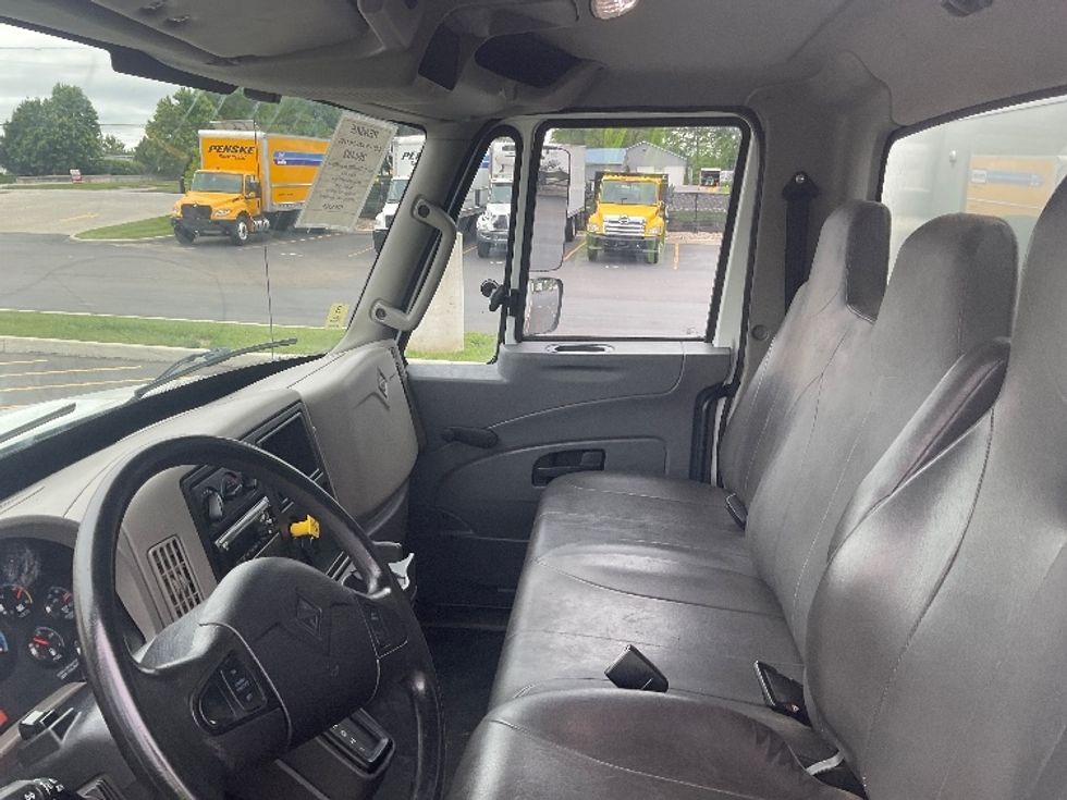 Medium Duty Box Truck-Light and Medium Duty Trucks-International-2019-4300-Akron-OH-125,821\n\t\tmiles-$ 54,500 - Image 19