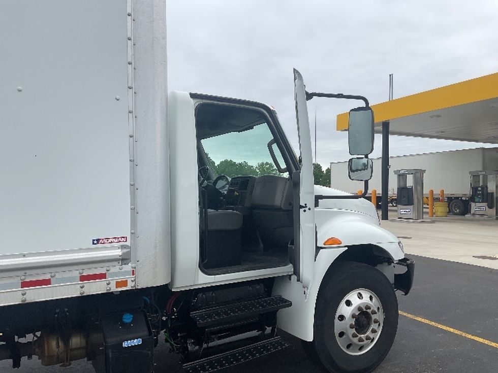 Medium Duty Box Truck-Light and Medium Duty Trucks-International-2019-4300-Akron-OH-125,821\n\t\tmiles-$ 54,500 - Image 20