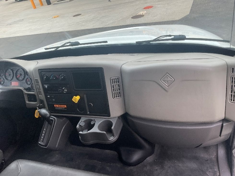 Medium Duty Box Truck-Light and Medium Duty Trucks-International-2019-4300-Akron-OH-125,821\n\t\tmiles-$ 54,500 - Image 22