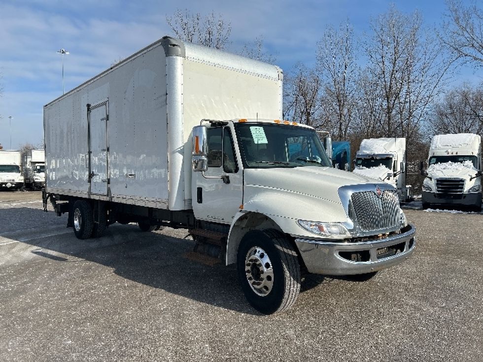 Medium Duty Box Truck-Light and Medium Duty Trucks-International-2019-4300-Akron-OH-248,192\n\t\tmiles-$ 34,250 - Image 1