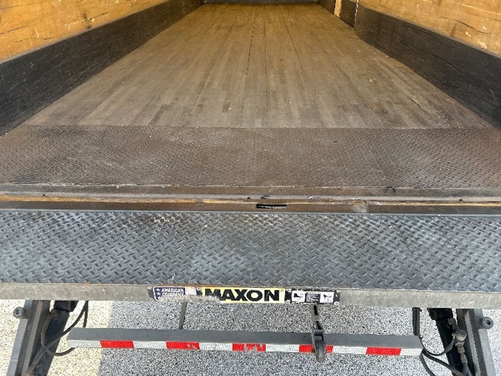 Medium Duty Box Truck-Light and Medium Duty Trucks-International-2019-4300-Akron-OH-248,192\n\t\tmiles-$ 34,250 - Image 10