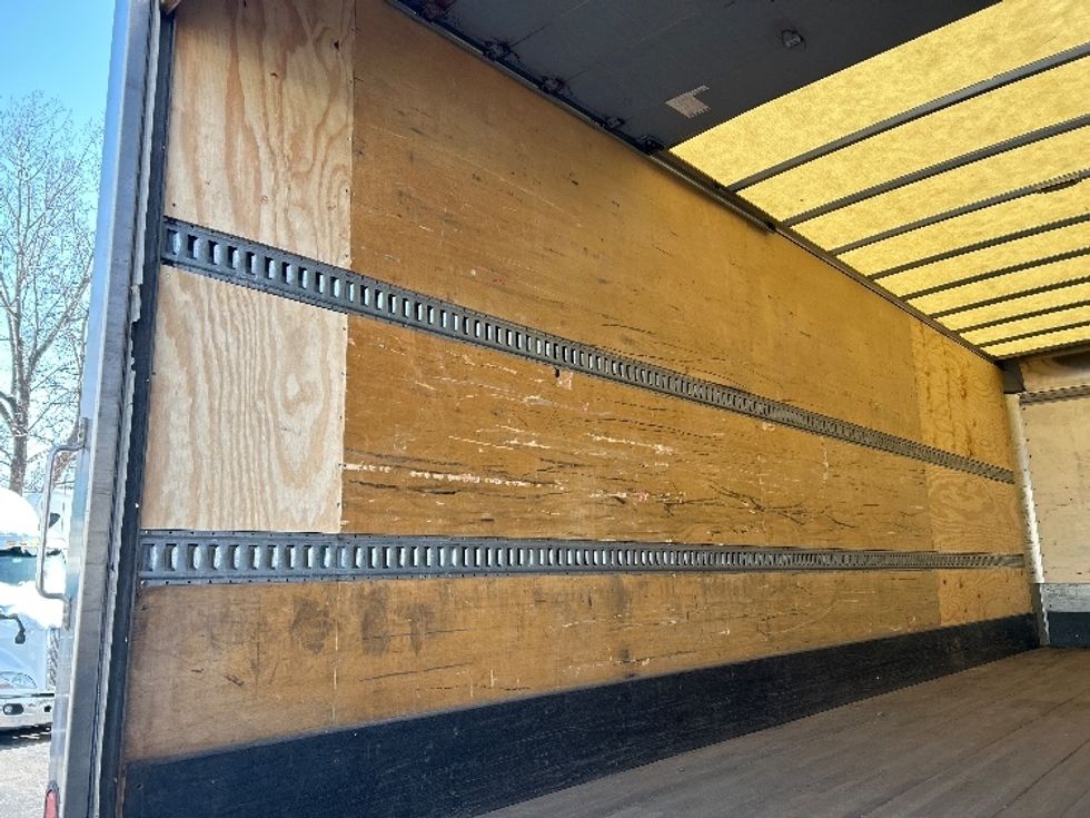 Medium Duty Box Truck-Light and Medium Duty Trucks-International-2019-4300-Akron-OH-248,192\n\t\tmiles-$ 34,250 - Image 11