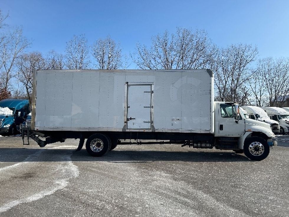 Medium Duty Box Truck-Light and Medium Duty Trucks-International-2019-4300-Akron-OH-248,192\n\t\tmiles-$ 34,250 - Image 15