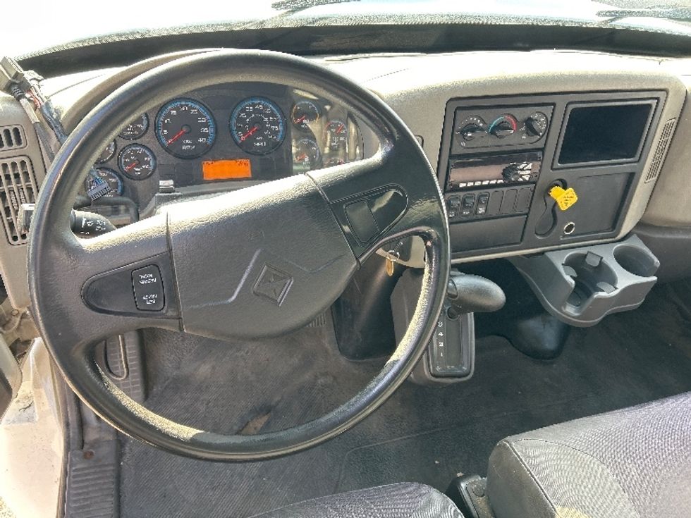 Medium Duty Box Truck-Light and Medium Duty Trucks-International-2019-4300-Akron-OH-248,192\n\t\tmiles-$ 34,250 - Image 19