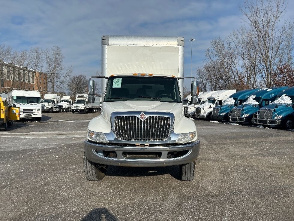 Medium Duty Box Truck-Light and Medium Duty Trucks-International-2019-4300-Akron-OH-248,192\n\t\tmiles-$ 34,250 - Image 2