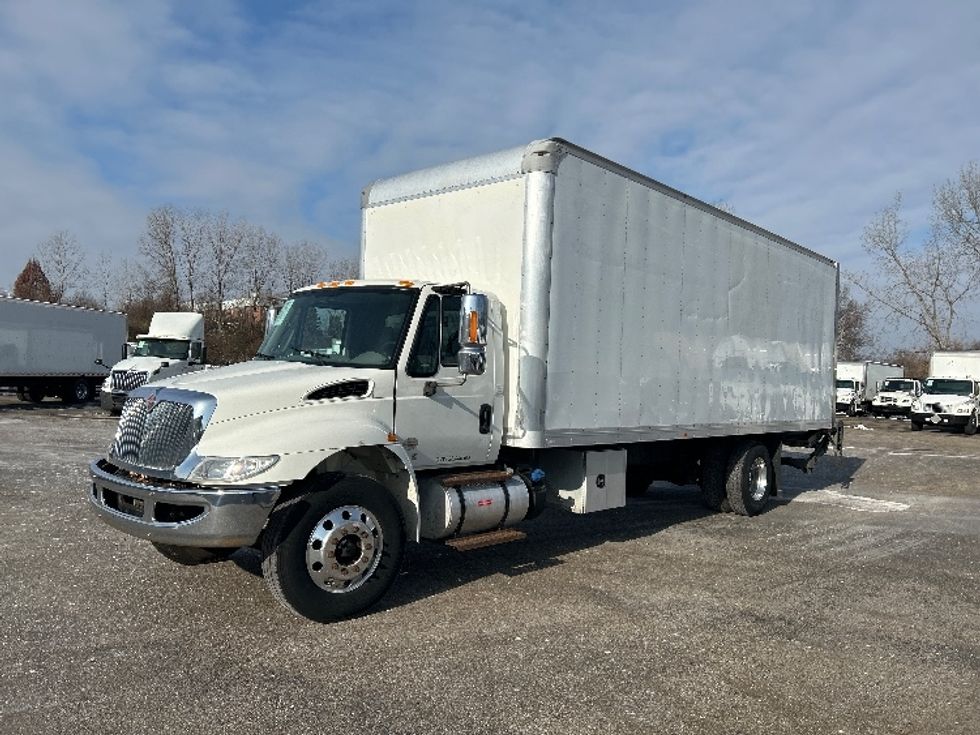 Medium Duty Box Truck-Light and Medium Duty Trucks-International-2019-4300-Akron-OH-248,192\n\t\tmiles-$ 34,250 - Image 3