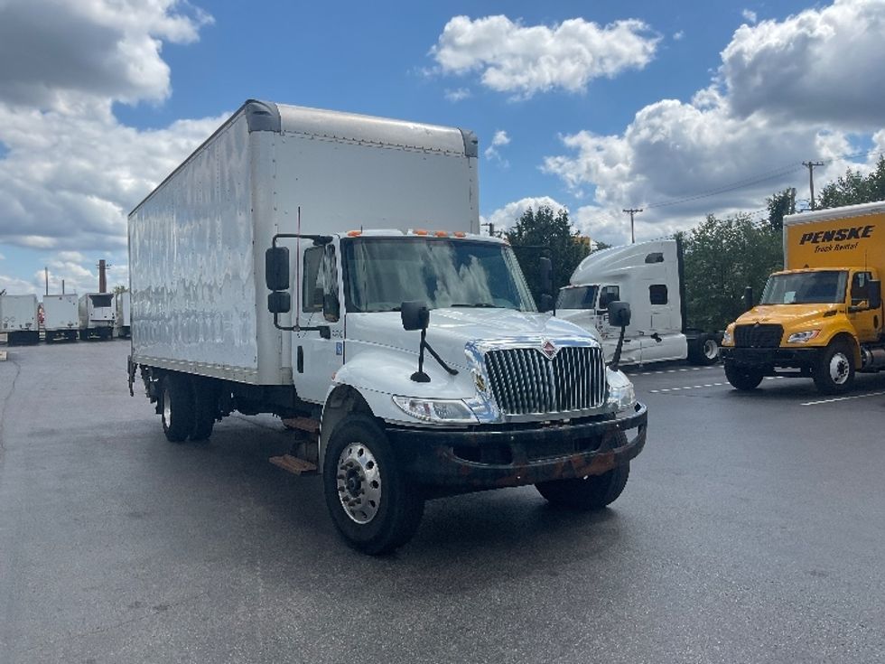 Medium Duty Box Truck-Light and Medium Duty Trucks-International-2019-4300-Akron-OH-252,564\n\t\tmiles-$ 24,250 - Image 1