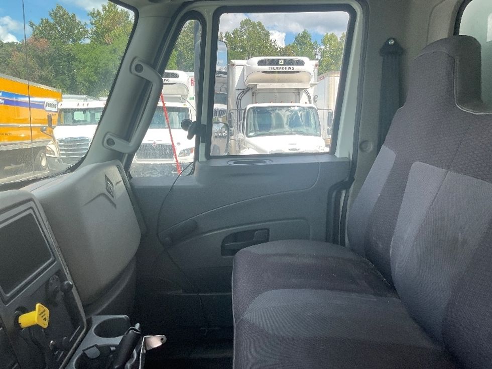 Medium Duty Box Truck-Light and Medium Duty Trucks-International-2019-4300-Akron-OH-252,564\n\t\tmiles-$ 24,250 - Image 19